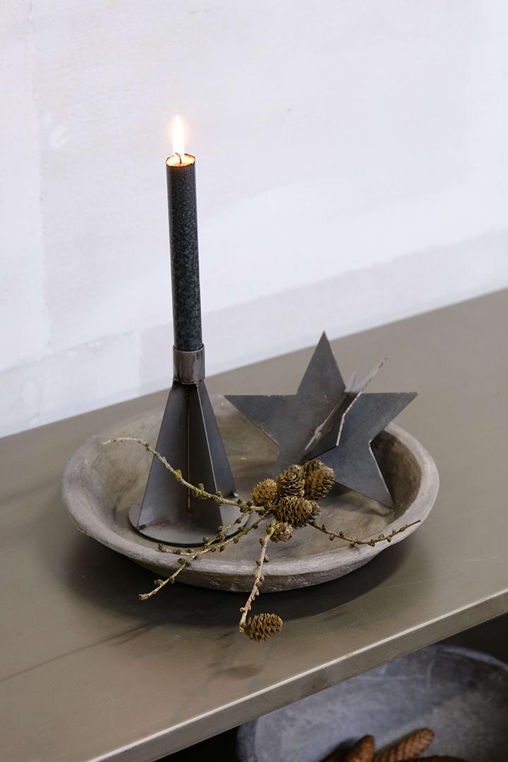 Eisenstern mit Lederkordel