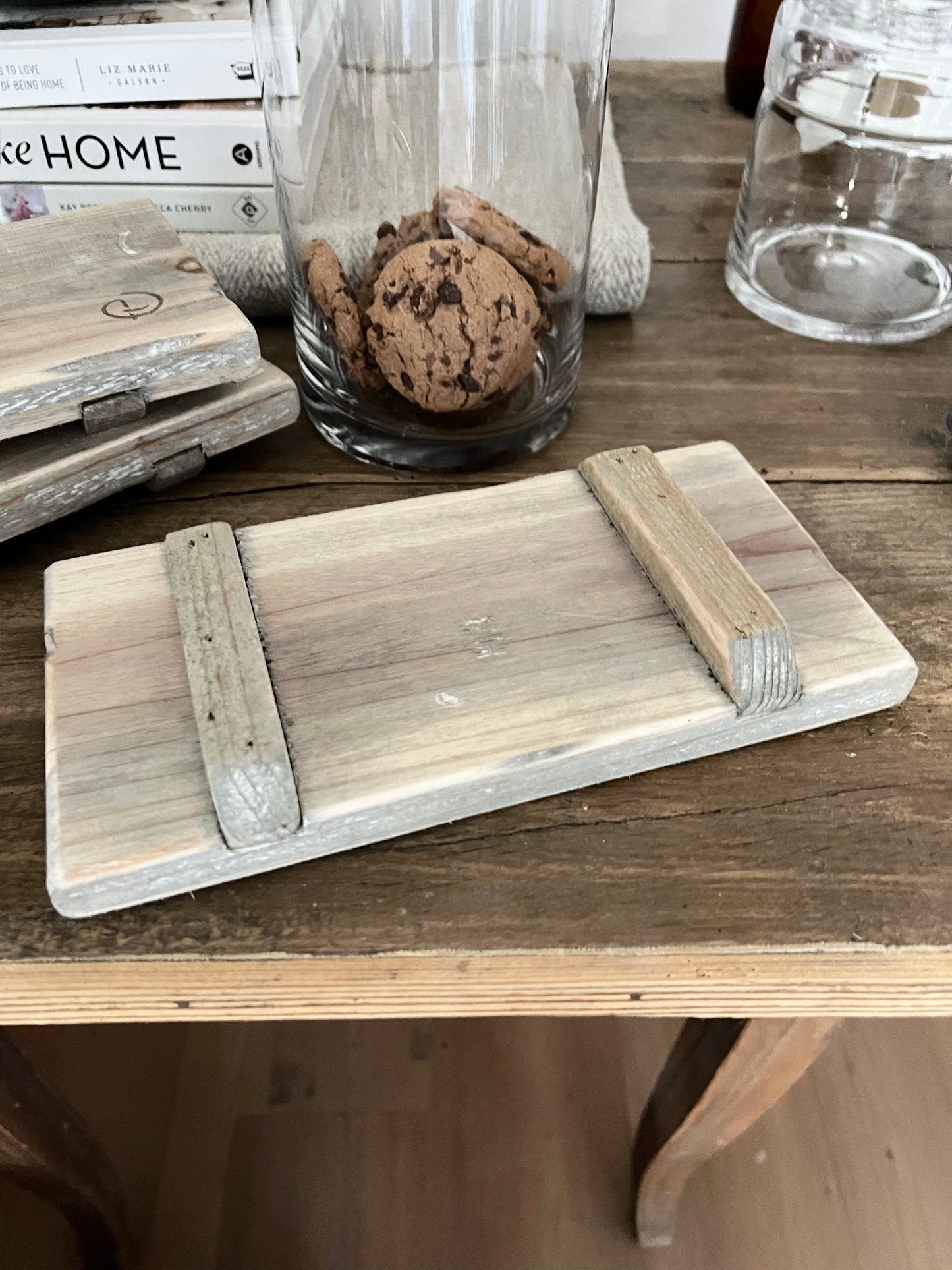 Kleines Servierbrett hell