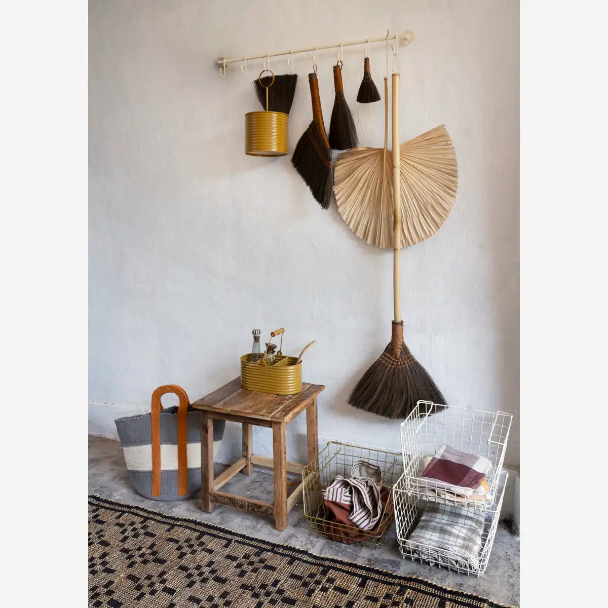 Holz Hocker Madam Stolz