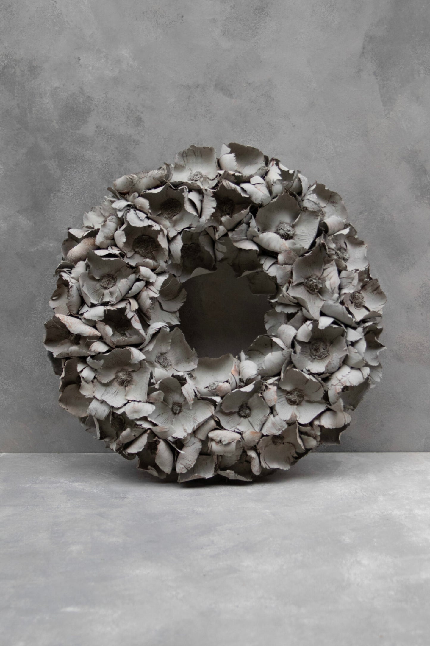 Palmschalen-Kranz grau D: 45 cm