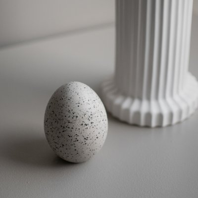 Keramik Ei stehend grau