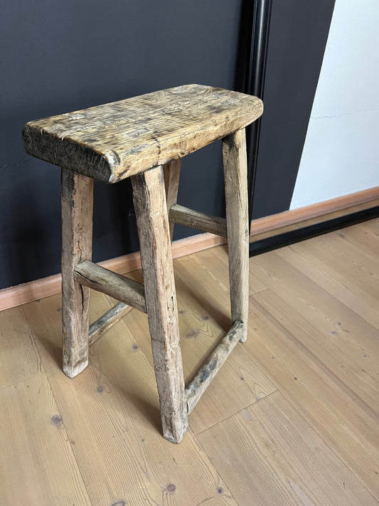 Altholzhocker „Mia“