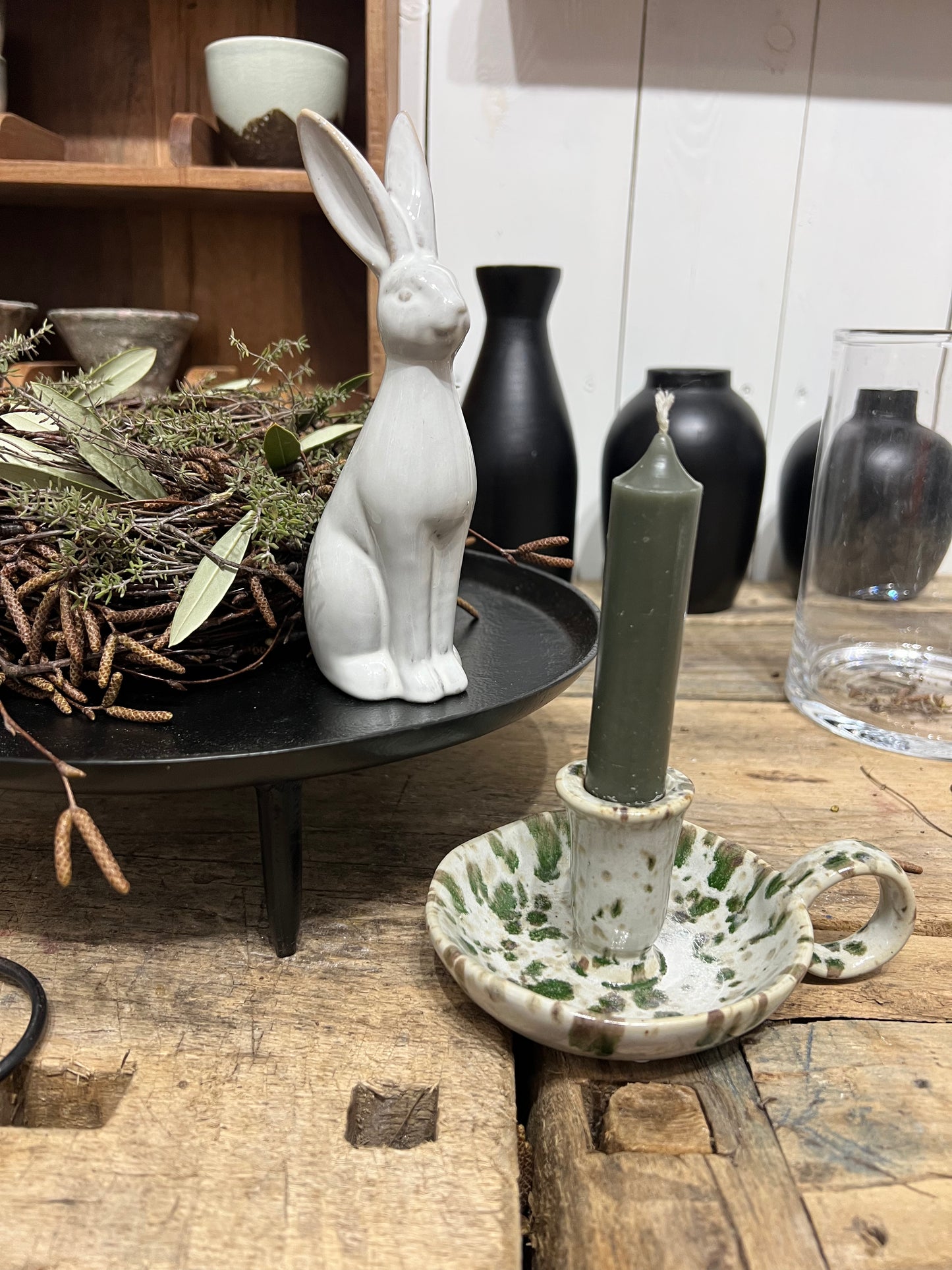 Tablettschale Alu auf Füssen schwarz