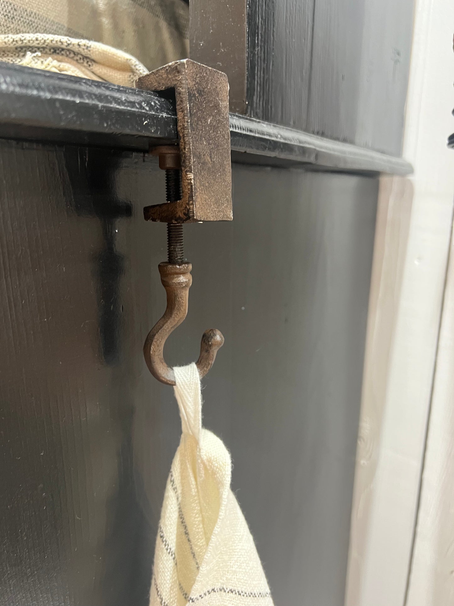 Schraubhaken braun für Regalbrett