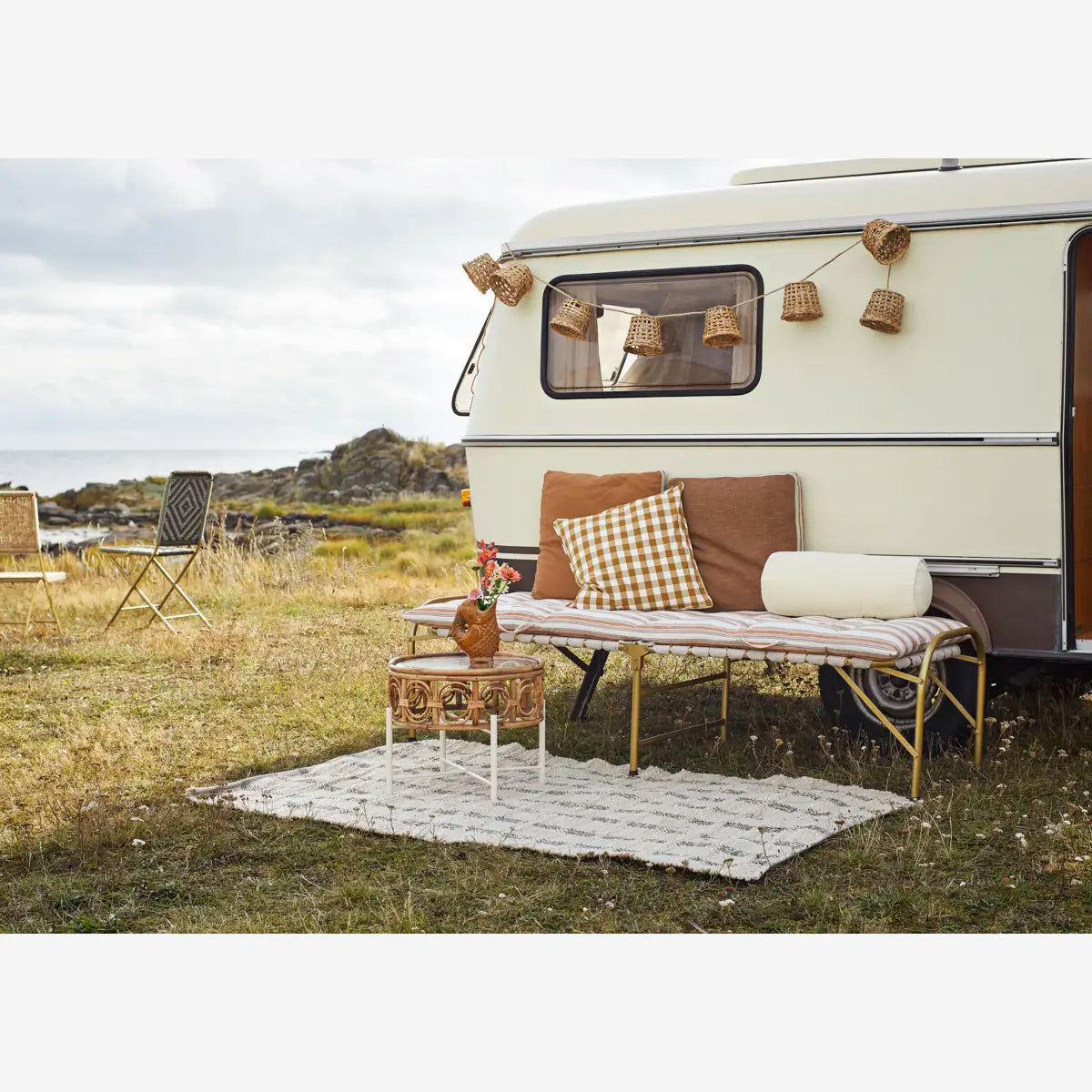 Madame Stoltz Foldable Daybed